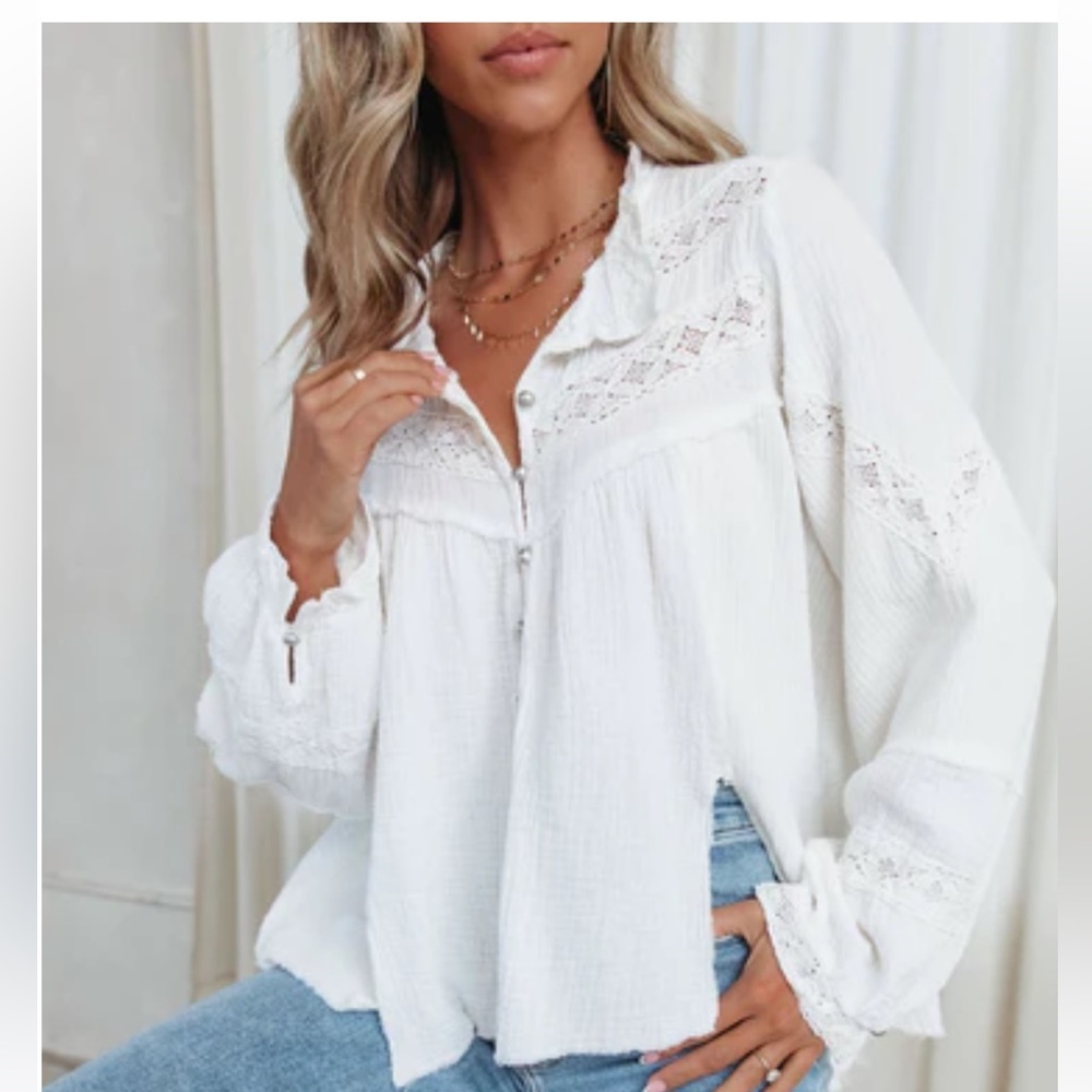 NWOT vici button up blouse